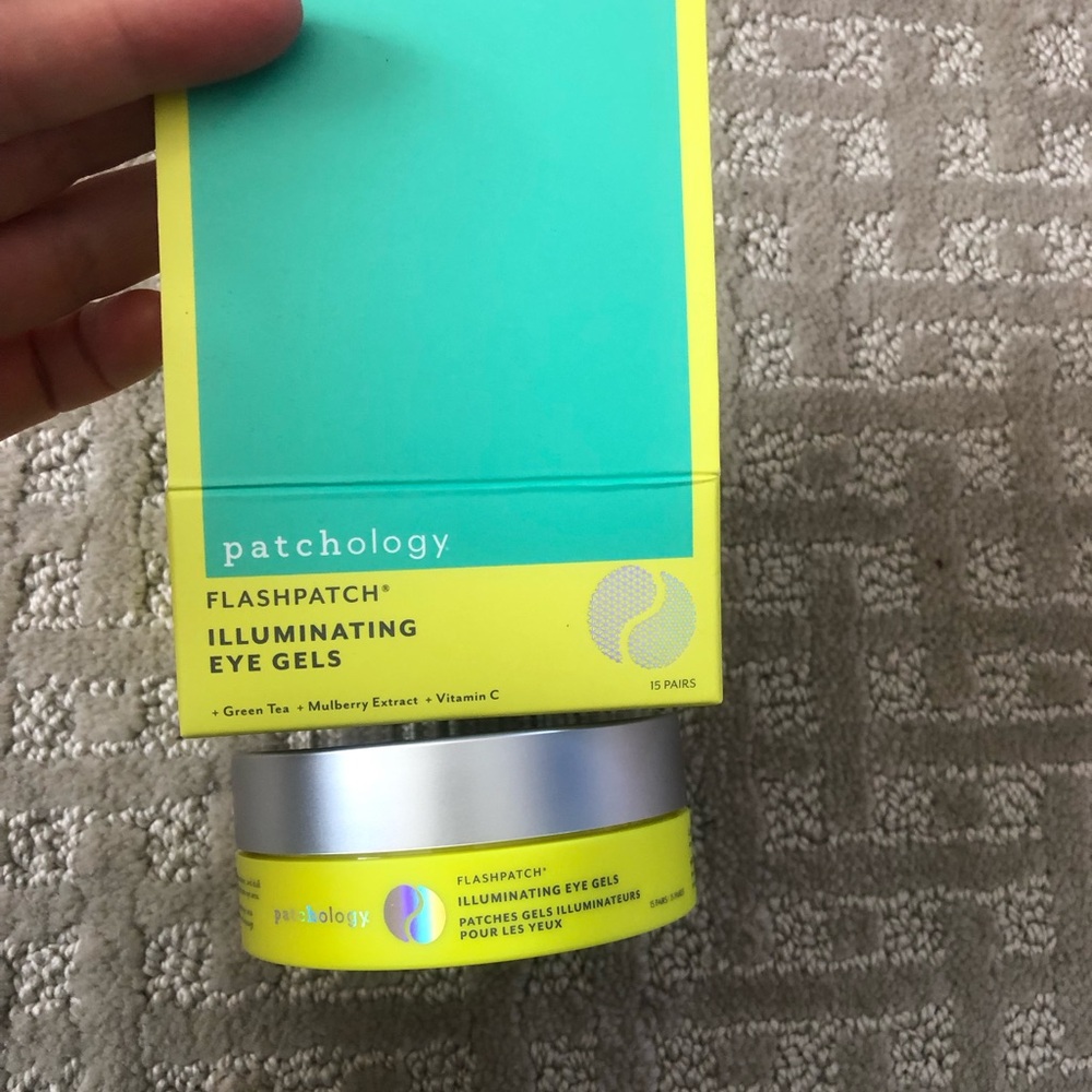 patchology flashpatch illuminating eye gel 15 pairs in a jar